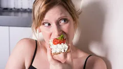 Por que sempre dá vontade de beliscar: nutricionistas apontam 5 motivos principais